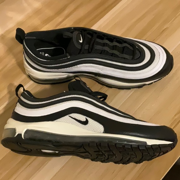 🚨NEW🚨NIKE AIRMAX 97 women’s 10.5 - Picture 3 of 6